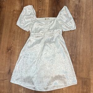 Altar'd State Jocelyn Floral Mini Daisy Dress‎ Satin • White • Open back • Med